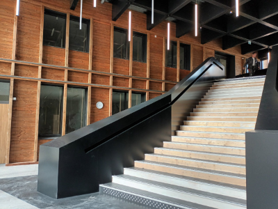 Tubulaire LED vertical Lycée de Savenay