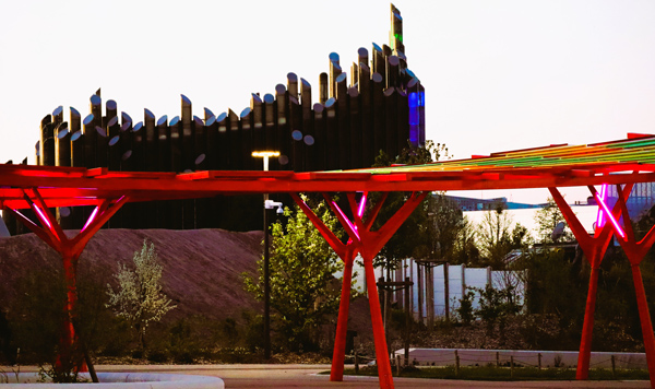 Plazza Futuroscope éclairage couleur dynamique