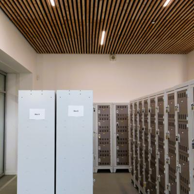 hall bioclimatique végétalisé éclairage LED casier Lycée Alice Milliat