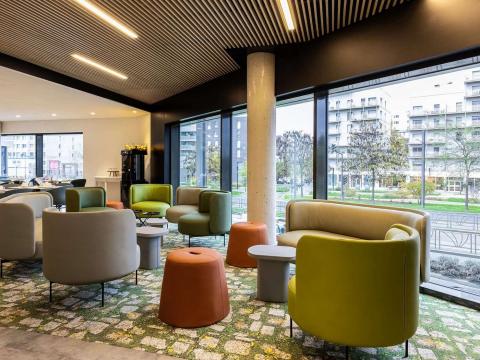 linéaires LED encastrés dans un plafond bois Laudescher